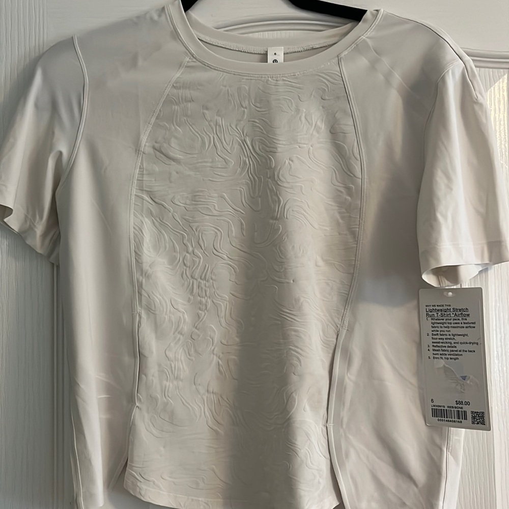 NWT Lululemon Stretch Run T-Shirt Airflow, size 6